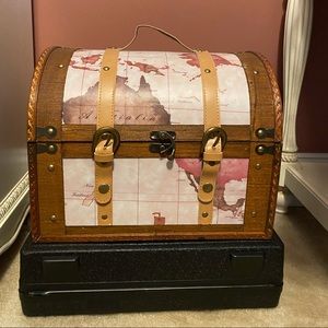 Treasure chest house decoration